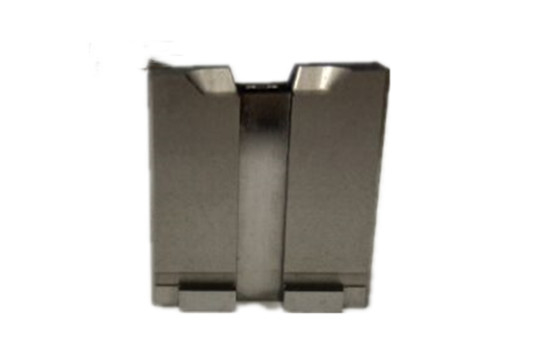 Point Gate Injection Automotive Precision Parts Single Cavity For Auto Body