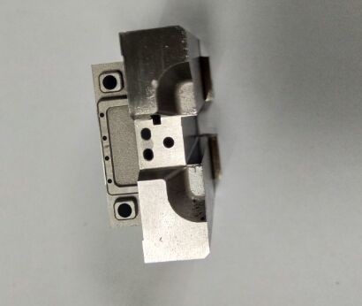 Point Gate Injection Automotive Precision Parts Single Cavity For Auto Body